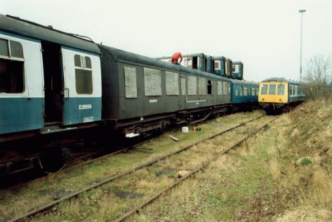 DE321134 DE321134 Seen at Snailwell with part of E25559 to the left. The Class 114 in the background is E53009. Seen on 4th February 1989. DE321134 DE321134 Seen at Snailwell with part of E25559 to the left. The Class 114 in the background is E53009. Seen on 4th February 1989.