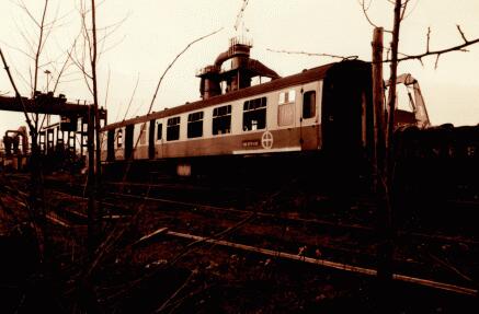 TDB977495 At Mayer Parry Snailwell on 11th January 1993. TDB977495 At Mayer Parry Snailwell on 11th January 1993.